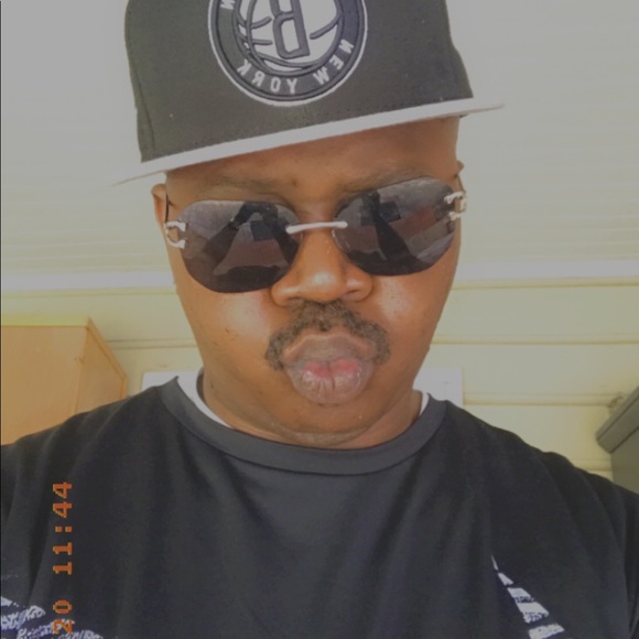 Meet your Posher, Ladarrell - Picture 5 of 10